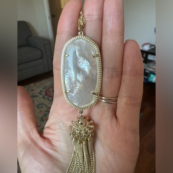 Kendra Scott Rayne Necklace in Ivory Mother of Pearl - Picture 3 of 5